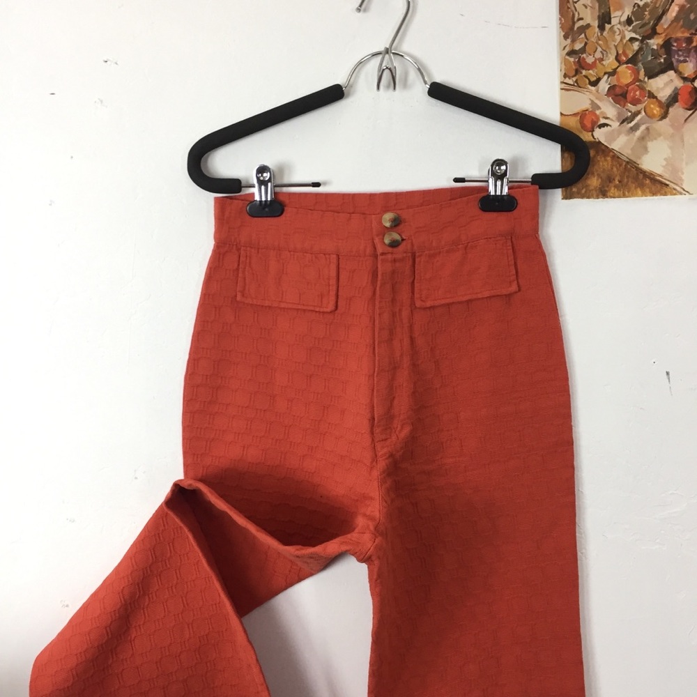 URBAN OUTFITTERS super high rise Salmon flares 4